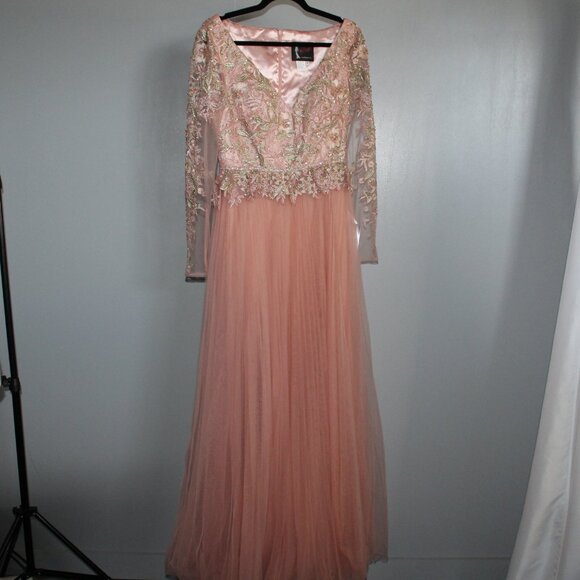 NWT MAC DUGGAL EMBROIDED LACE LONG SLEEVED ROSE GOLD GOWN SZ 8 11168 - Picture 3 of 9